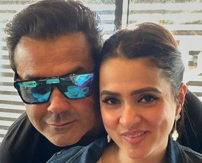 bobby deol wife