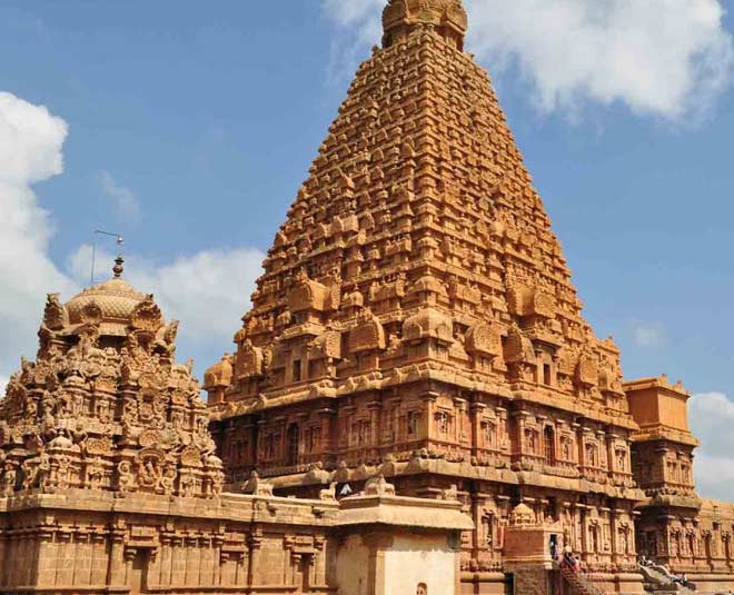 brihadeshwara temple secrets  about inside