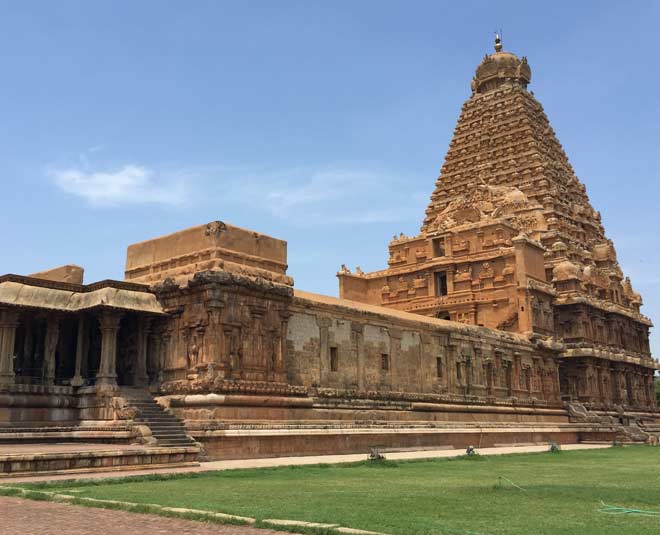 brihadeshwara temple secrets inside