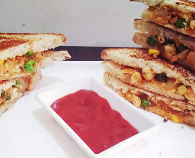 leftover chhole recipes sainwich inside