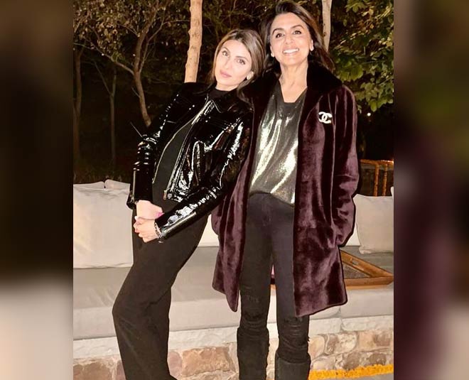 neetu singh golden and black