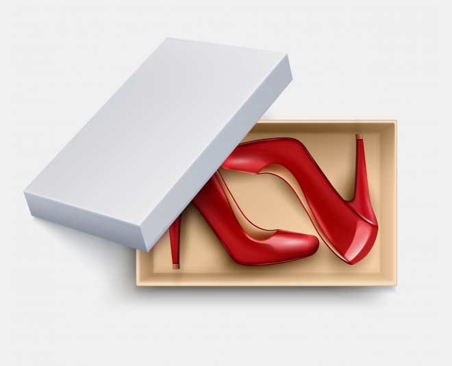 some brilliant ways to store plastic bags inside