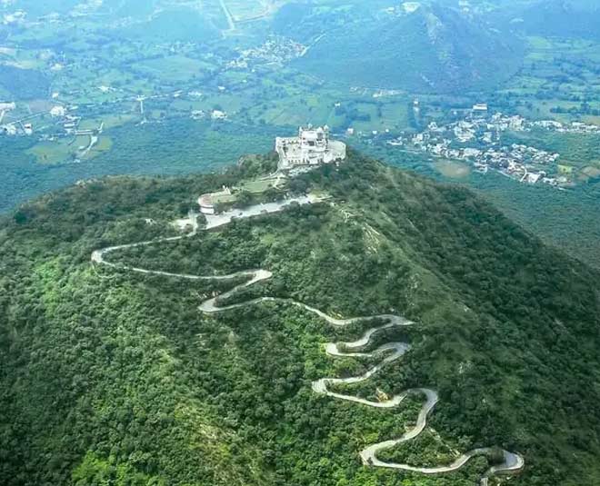 history of monsoon palace udaipur inside
