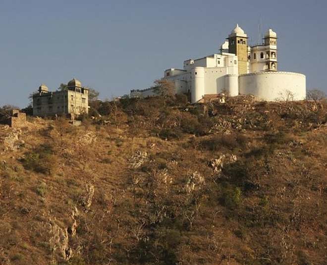 monsoon palace udaipur inside