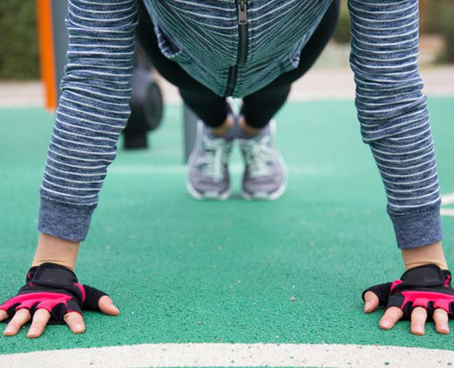 pushup burpee inside