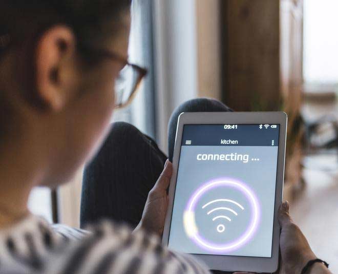 safety tips for using public wifi INSIDE