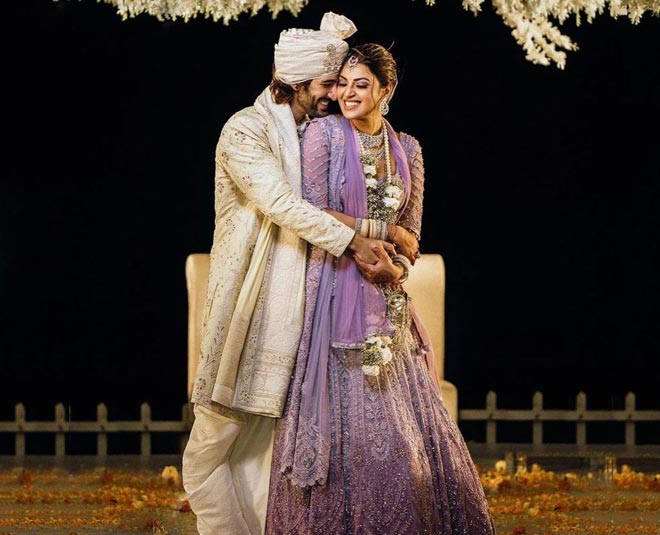 anushka aditya got married