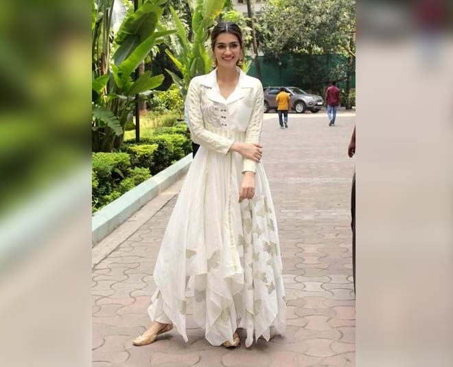 mojari with anarkali