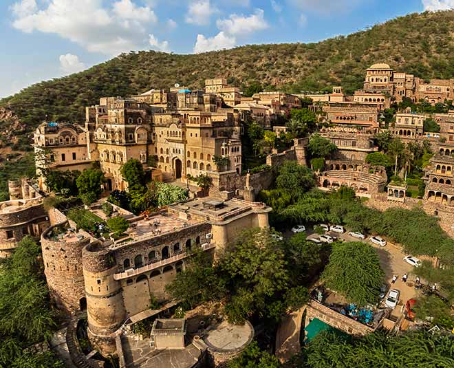 neeemrana fort history