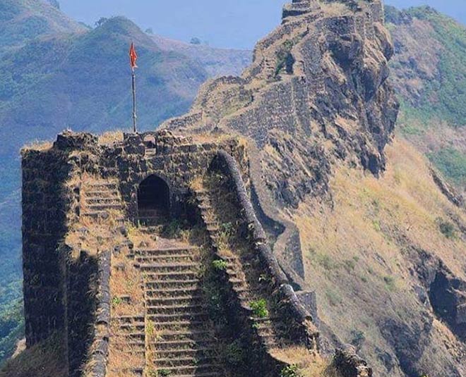 rajgad fort in hindi ()