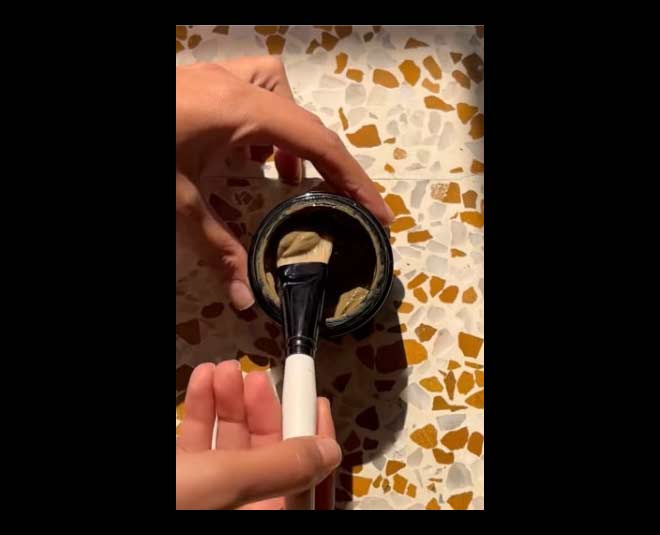 winter dry skin mask for beauty