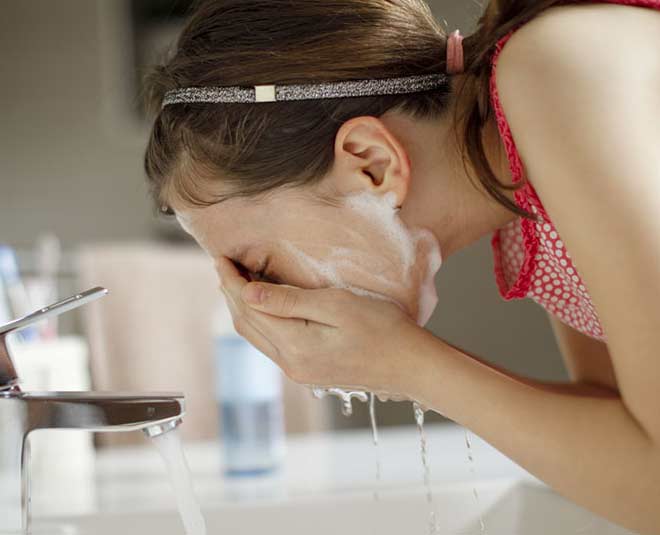 eye wash tips as per ayurveda inside