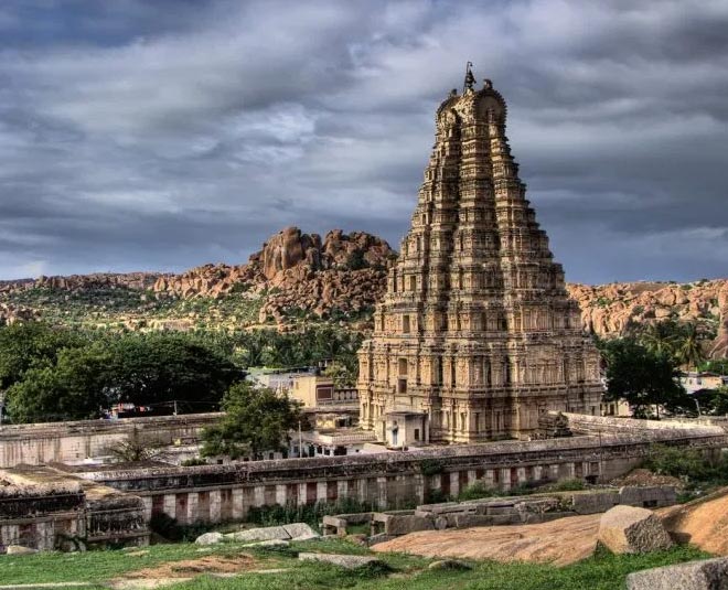 facts about sri virupaksha temple inside
