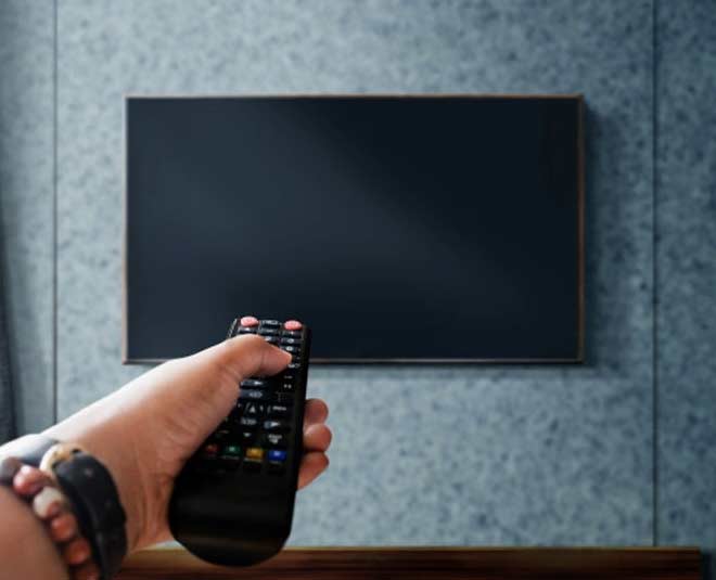 television plavement vastu