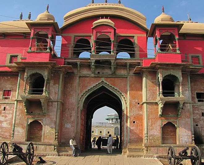 visit historical places