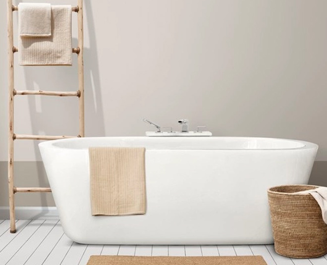 bathroom makeover towel ladder