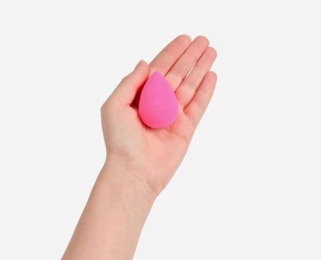 differnt colors of beauty blenders