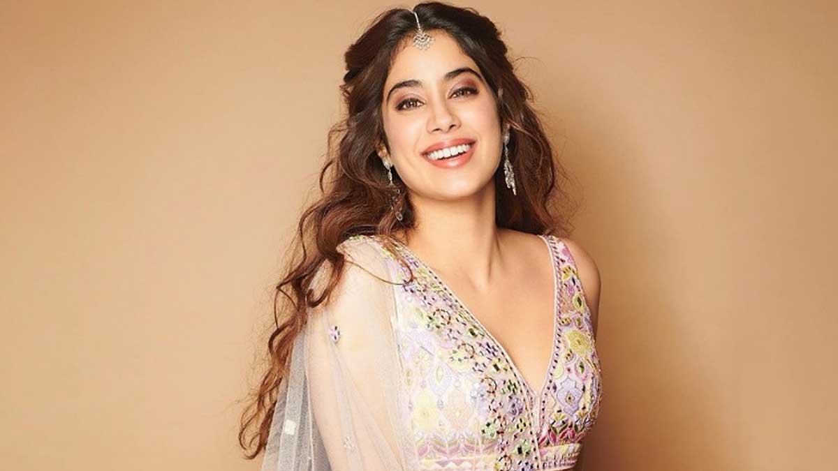 Bridesmaid makeup tips in hindi ()