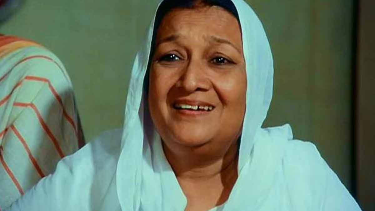 Facts about Veteran Actress Dina Pathak