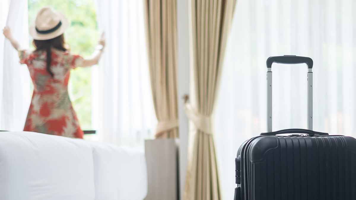 dangerous travel frauds