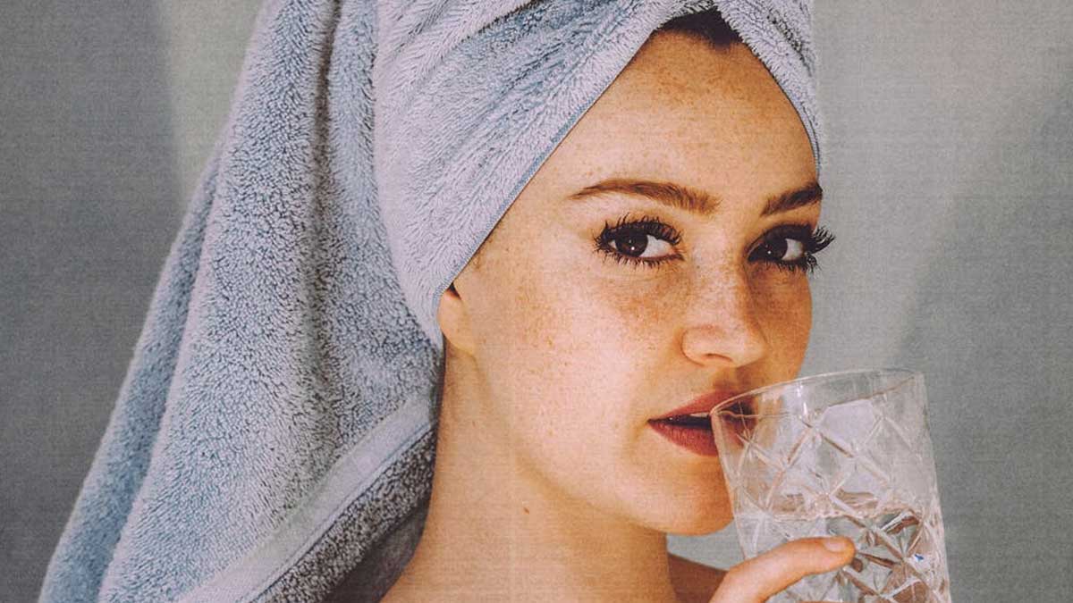 protect skin from chlorine water while swimming