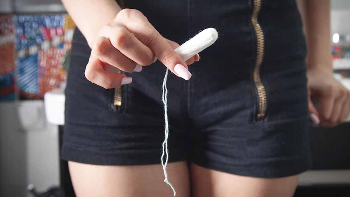 tampon in period ()
