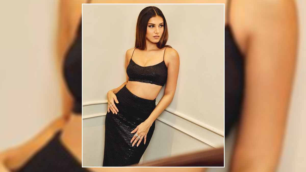 tara sutaria black outfits