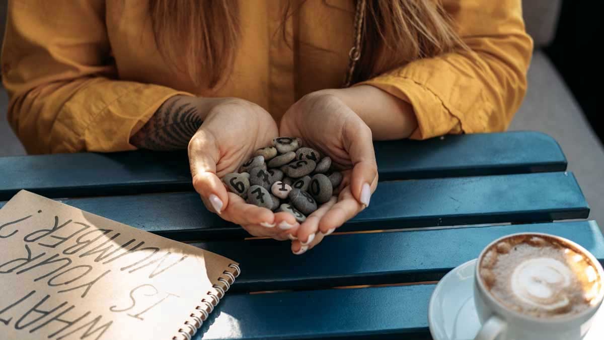 weekly numerology to april hindi