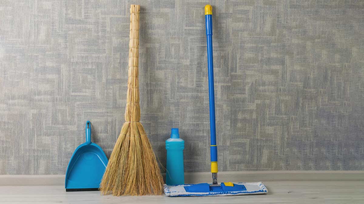 broom in kitchen vastu rules