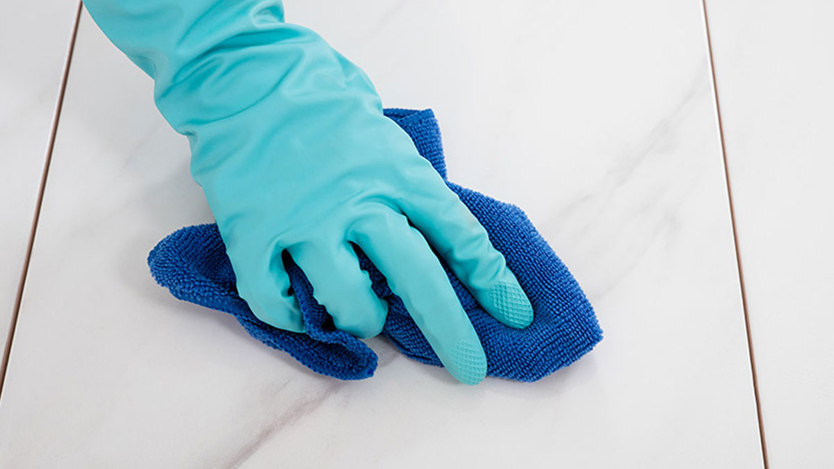 clean tiles from nail paint remover hacks