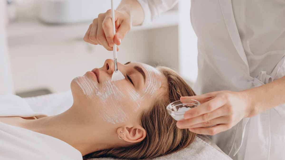 cornflour and milk mask