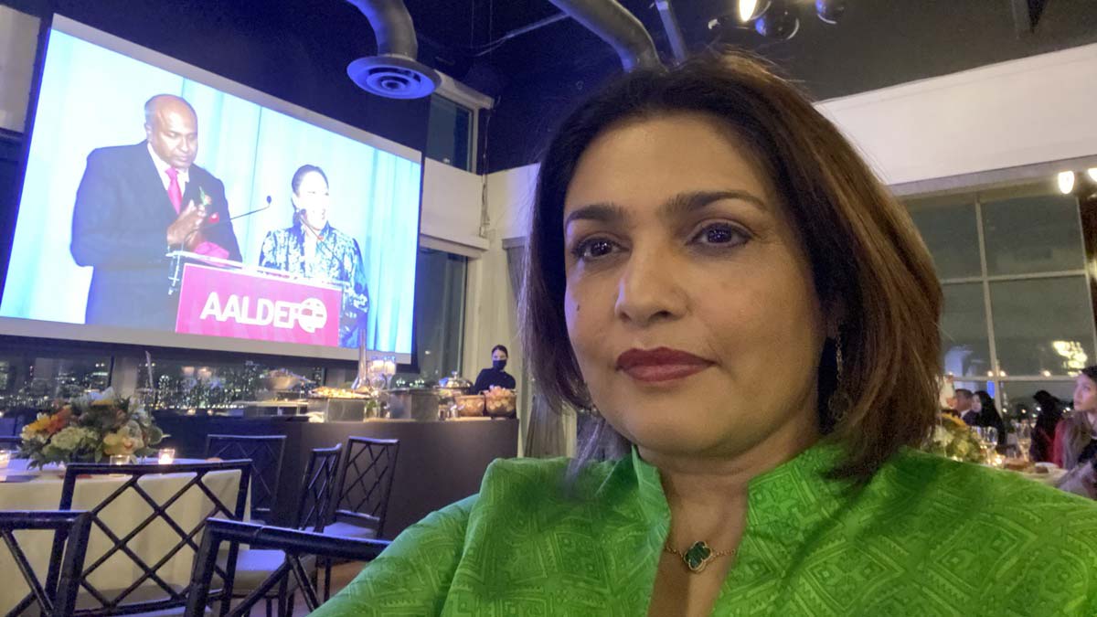 first woman to win gold in commonwealth