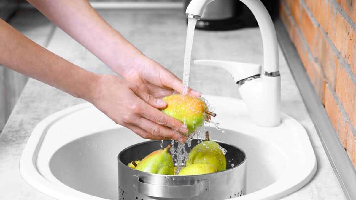 how to clean Pears