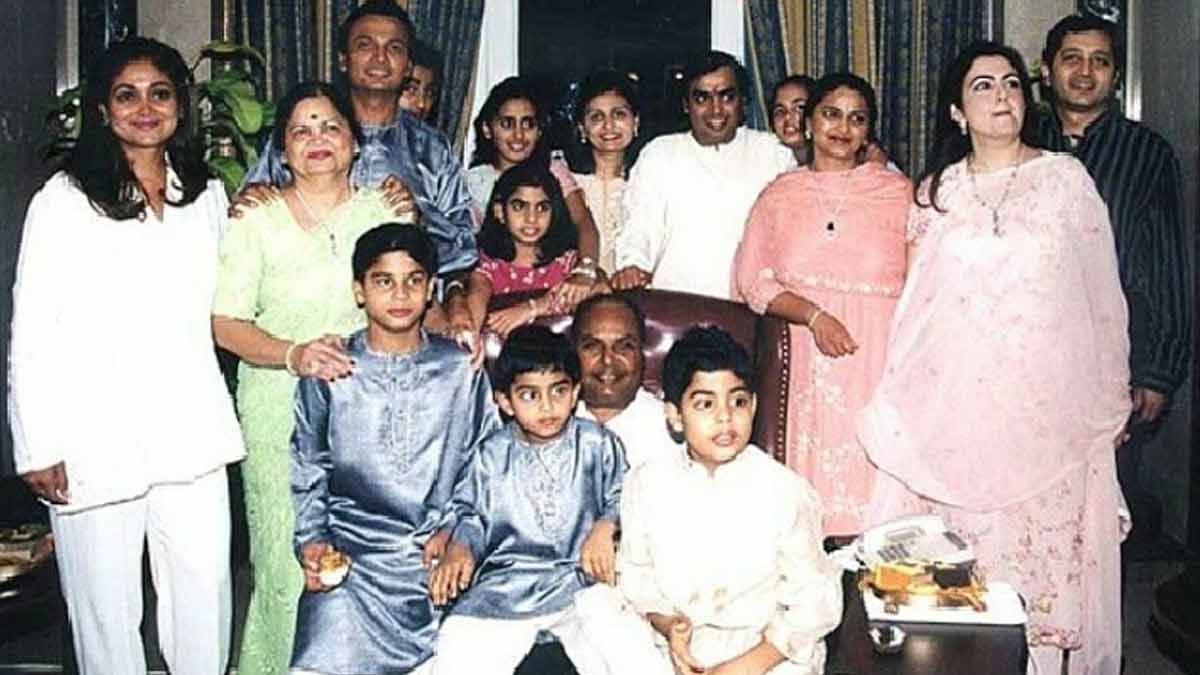 mukesh ambani old family photo