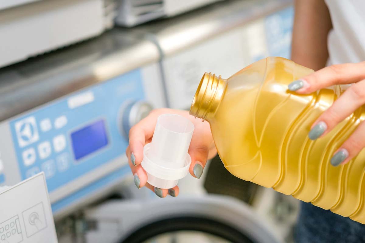 How to clean paint brushes at home