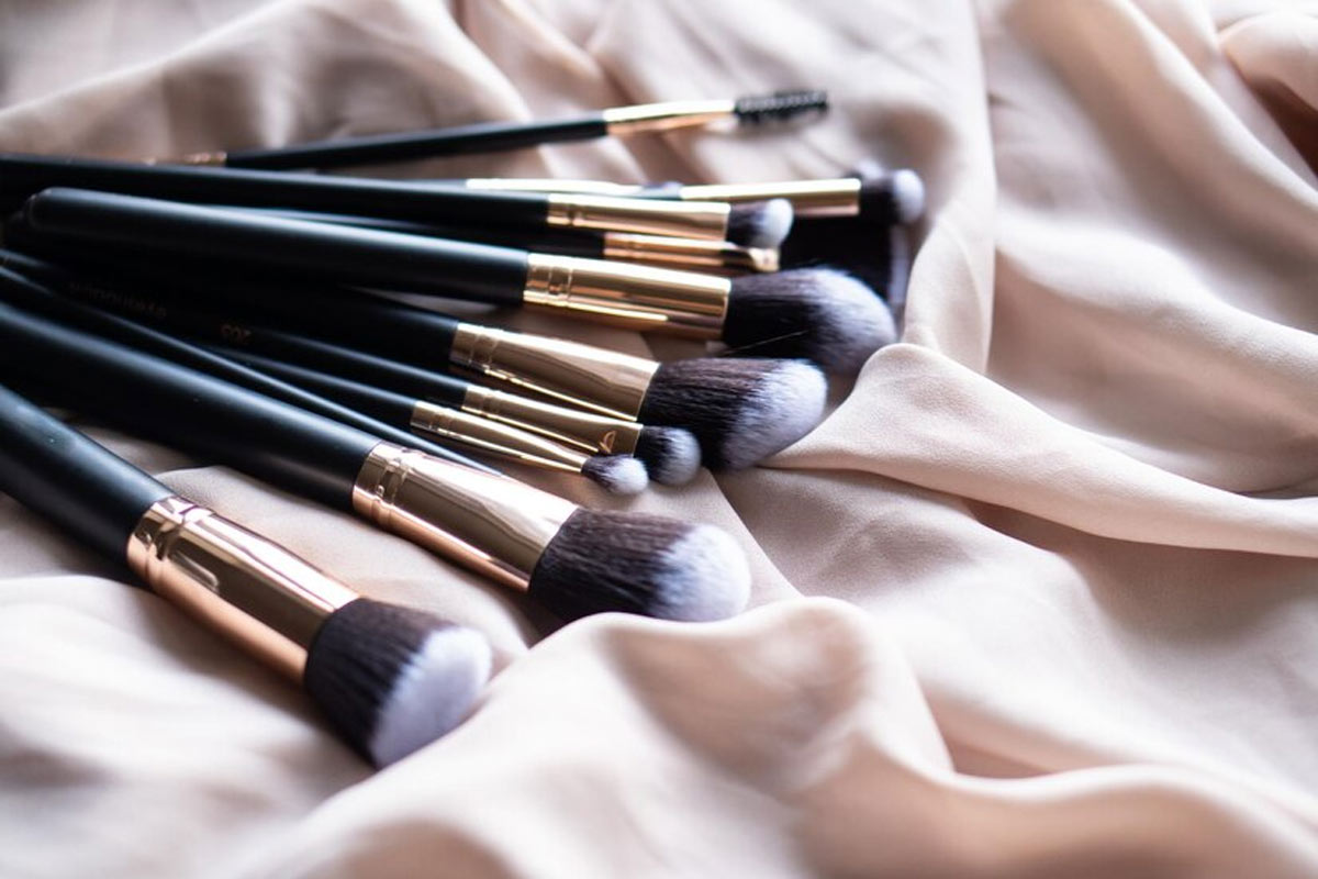 eye makeup brush tips hindi