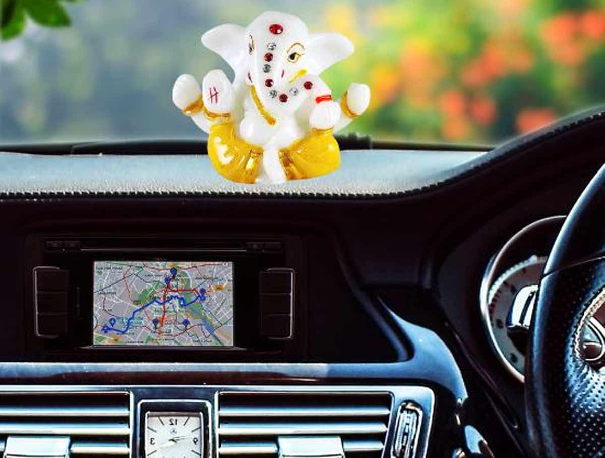 god idol in car