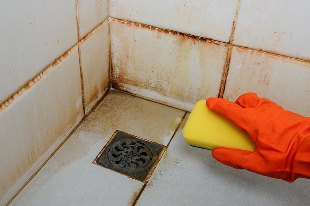 how to clean bathroom tiles