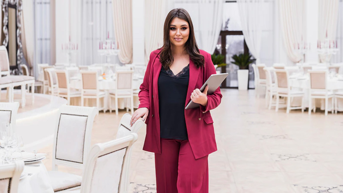 how to select wedding planner