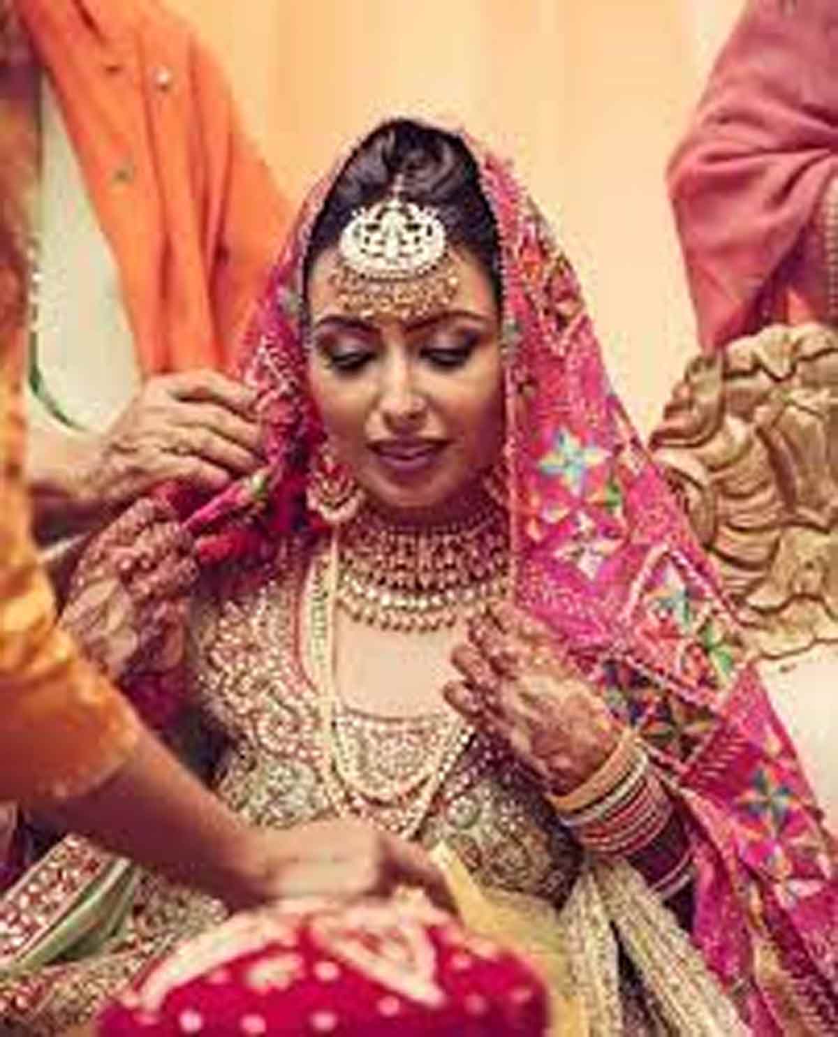 phulkari dupatta designs for new bride