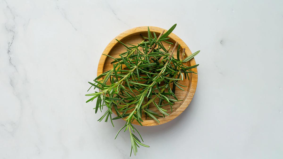 rosemary for cold treatment