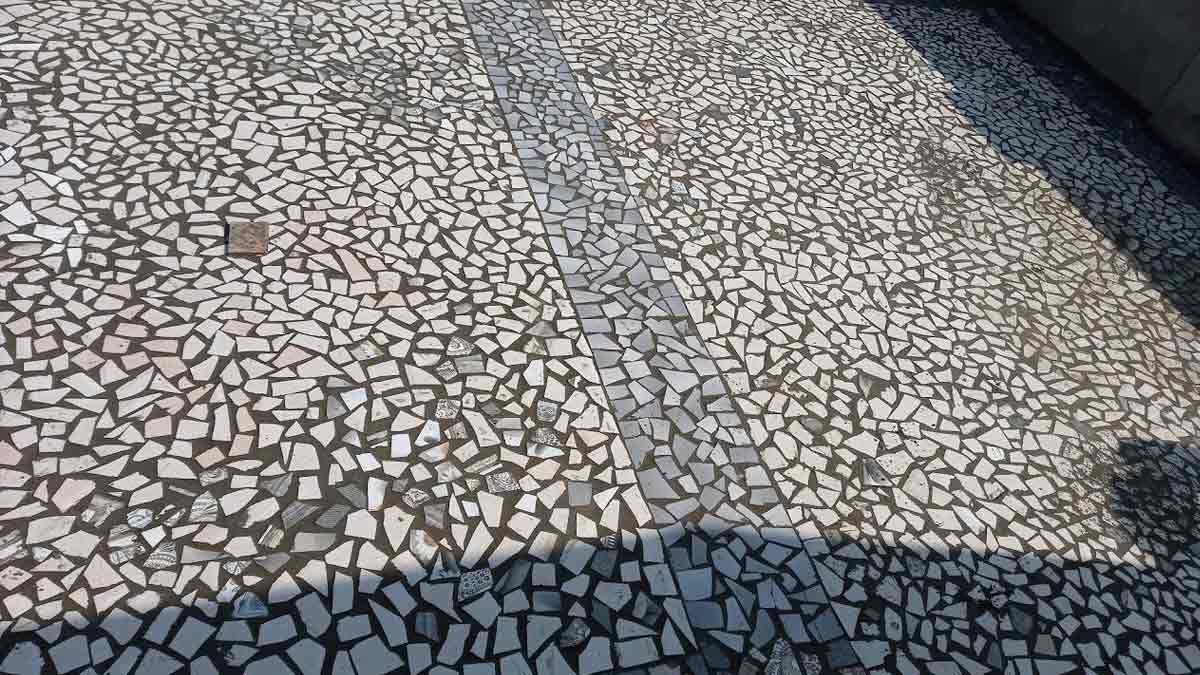 tips to clean mosaic tiles