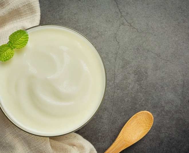 Curd face mask for winter skin