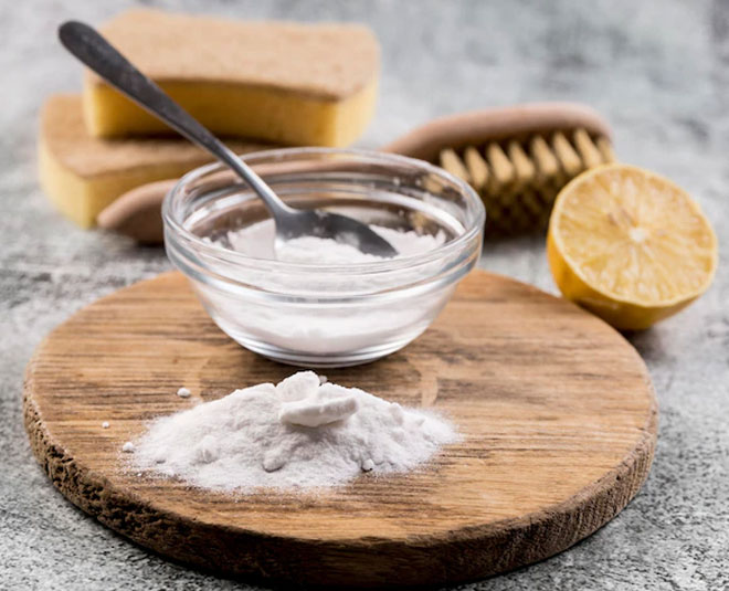 Toaster cleaning tips with baking soda