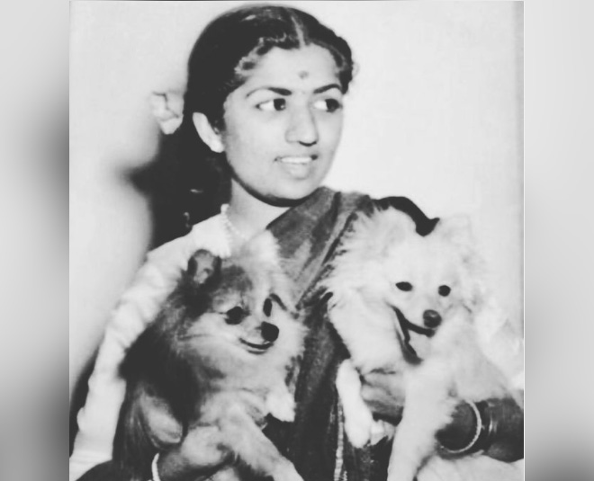 lata mangeshkar singing