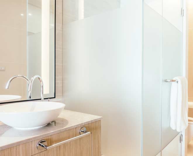 uses bathroom Baking Soda