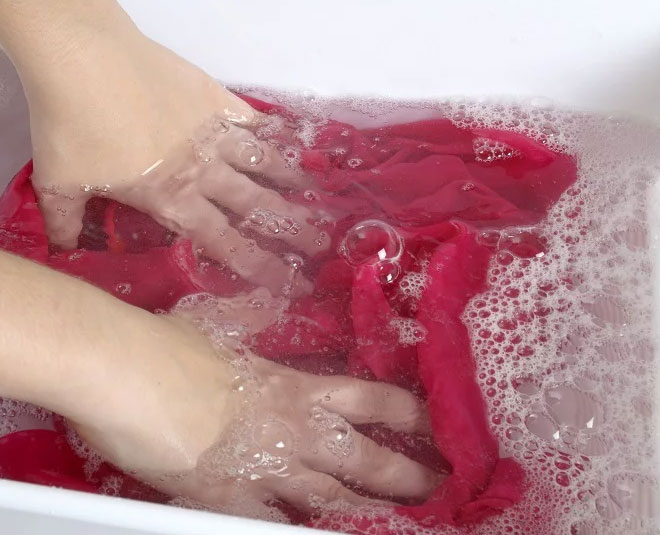 How to remove stain from heavy dupatta