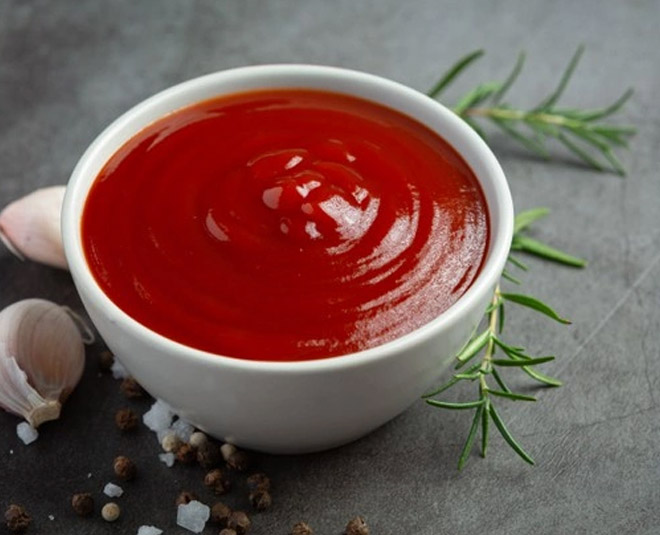 clean copper coins with ketchup