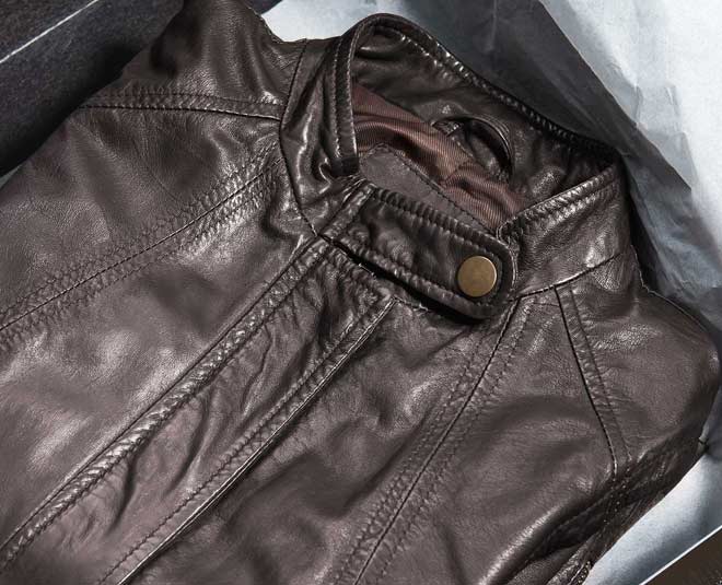 how to keep leather jacket safely