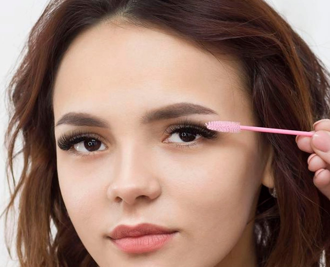 how to remove mascara in hindi